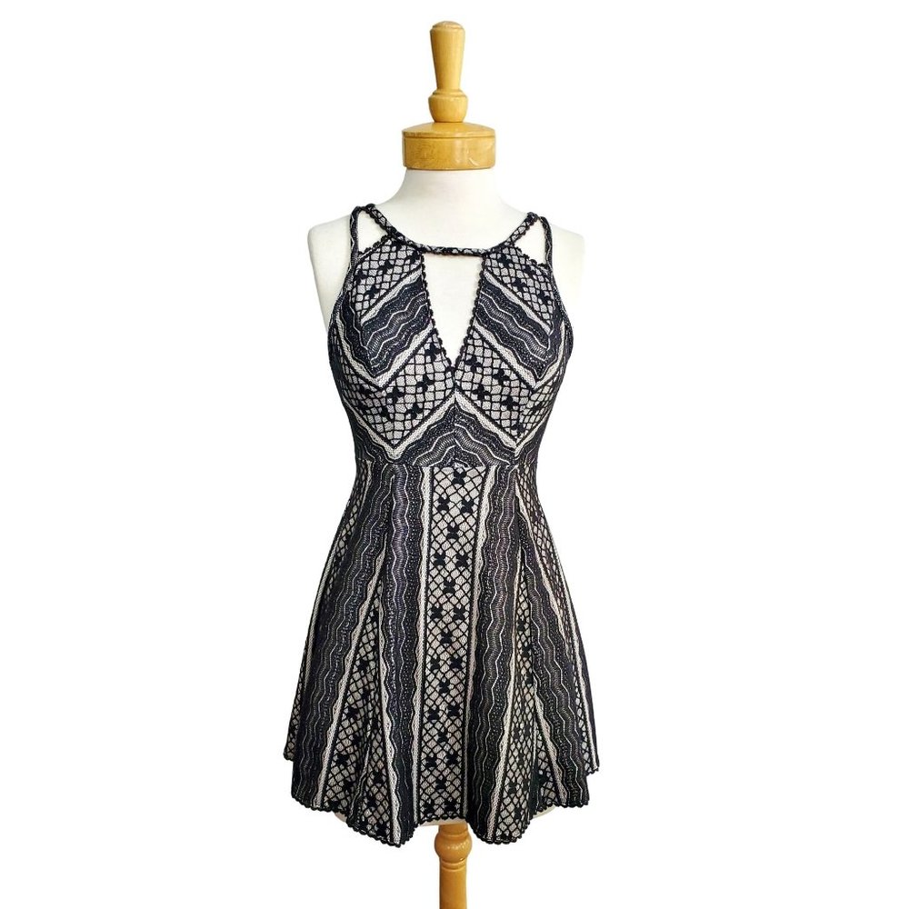 SALE Free People Miss Connections Black Lace Nude Lined Mini Fit & Flare Dress 0